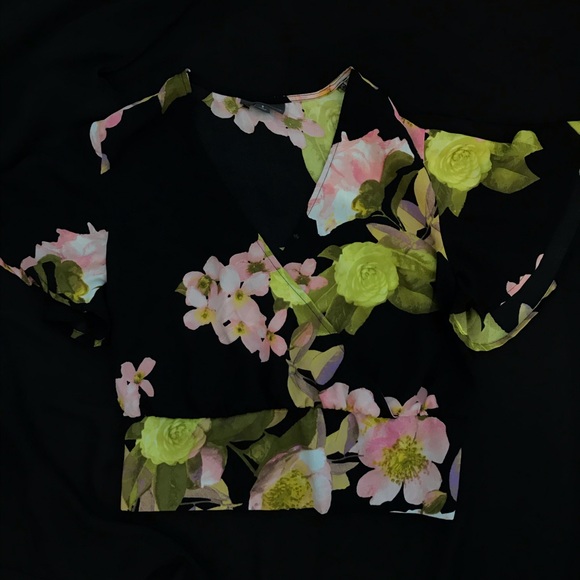 Top - Picture 2 of 4